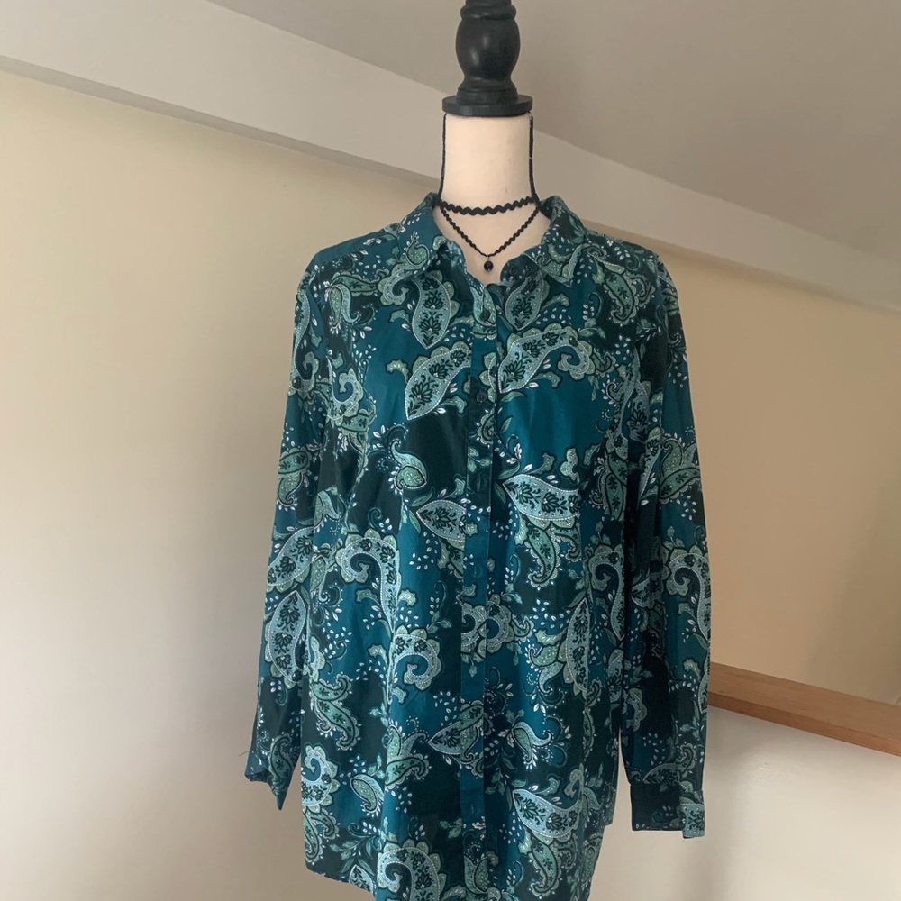 Floral Button down top!